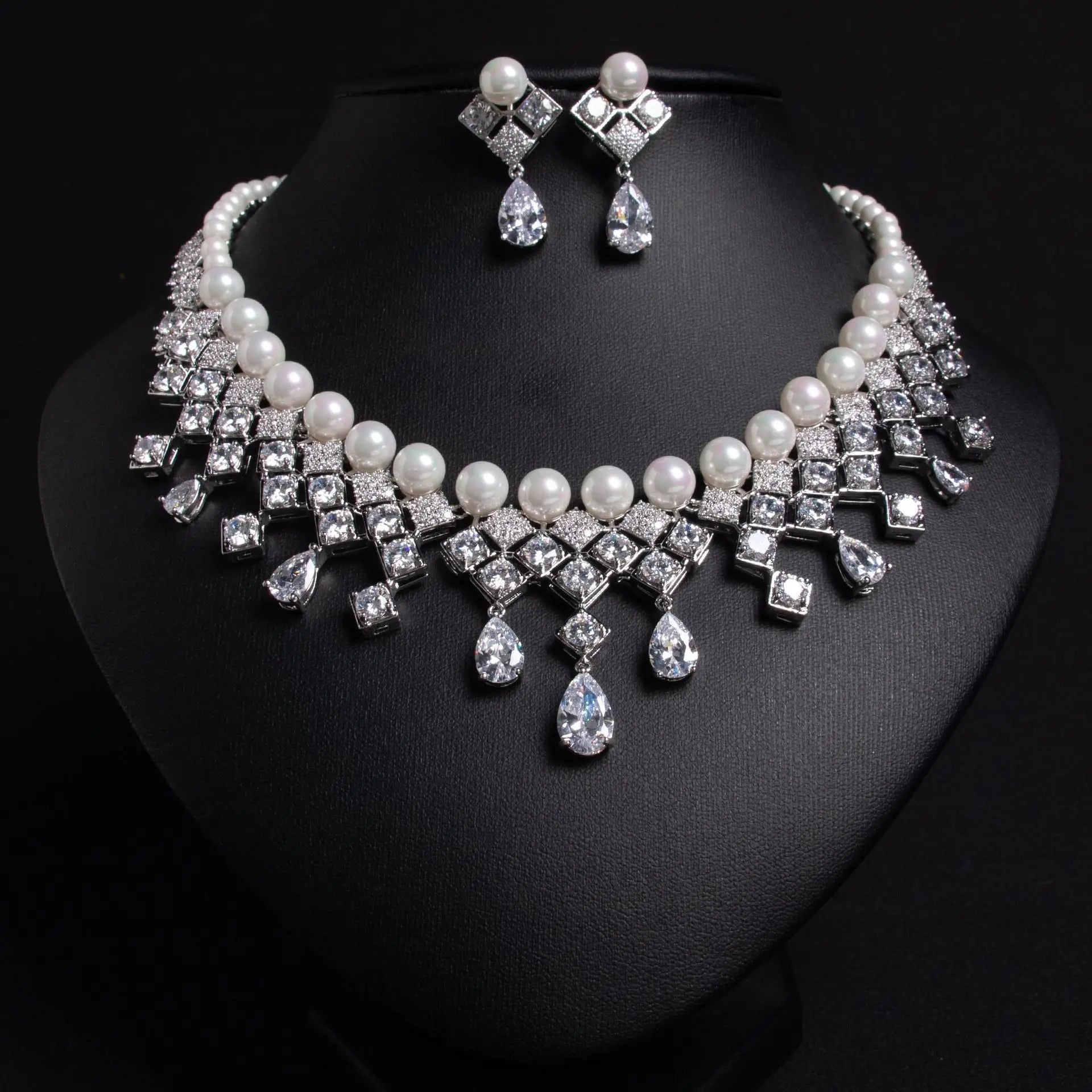 Luxury Teardrop Vintage Palace-style Zircon Jewelry Set JW043
