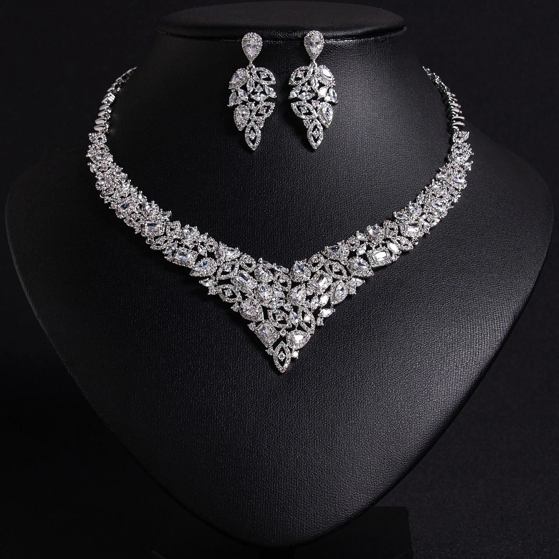 Sparkling Leaf Necklace and Earrings Set JW047