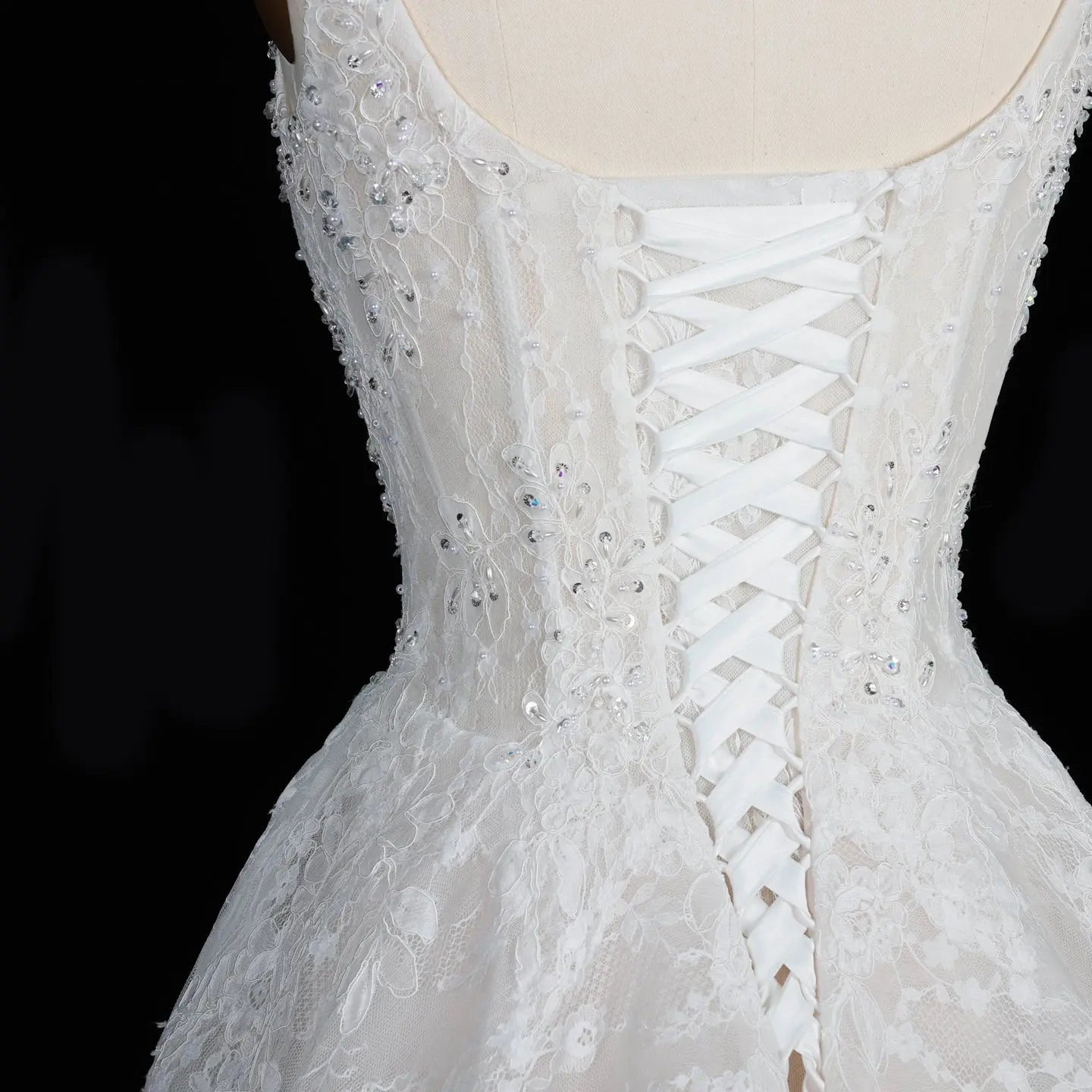 White Lace Spaghetti Strap Bridal Gown Square Neck Beaded Corset Ball Gown SW612