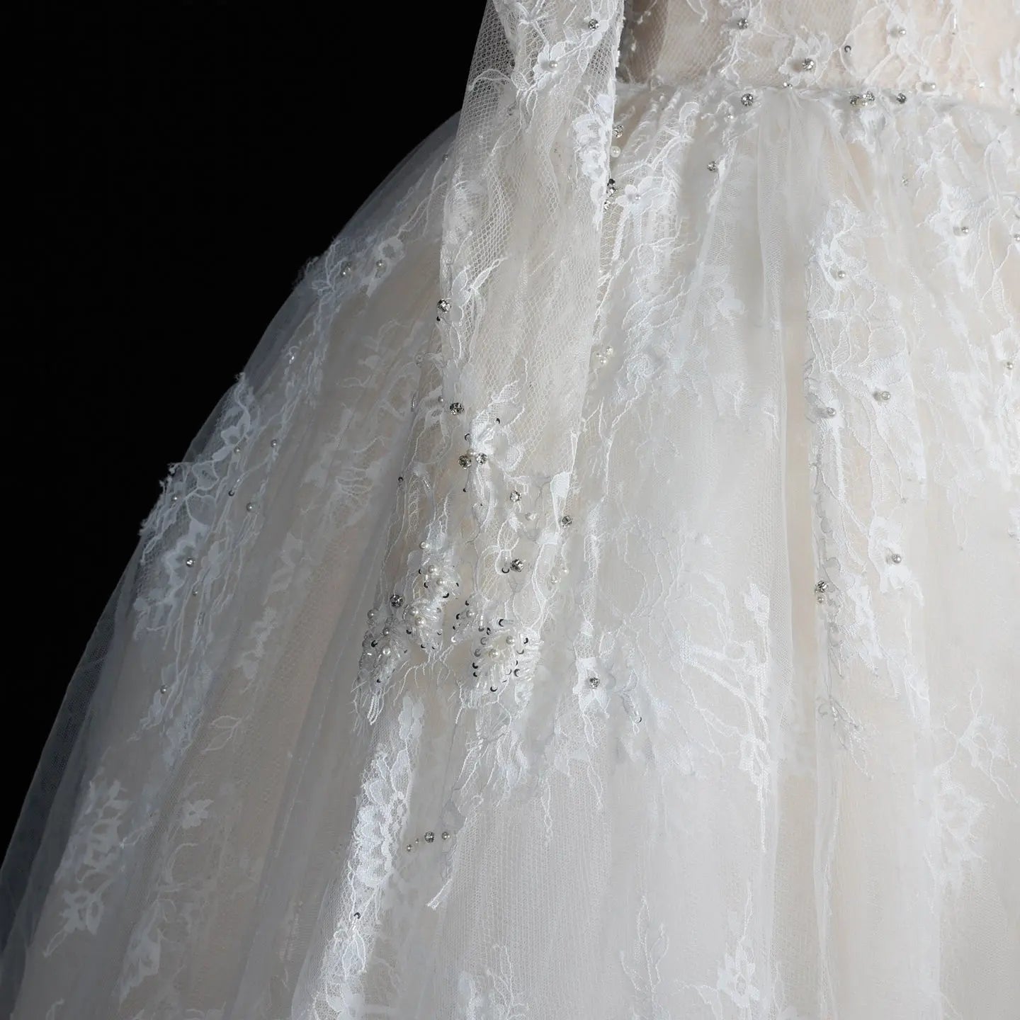 White Lace and Tulle Ball Gown Wedding Dress Off the Shoulder Beaded Bridal Dress SW679 - White
