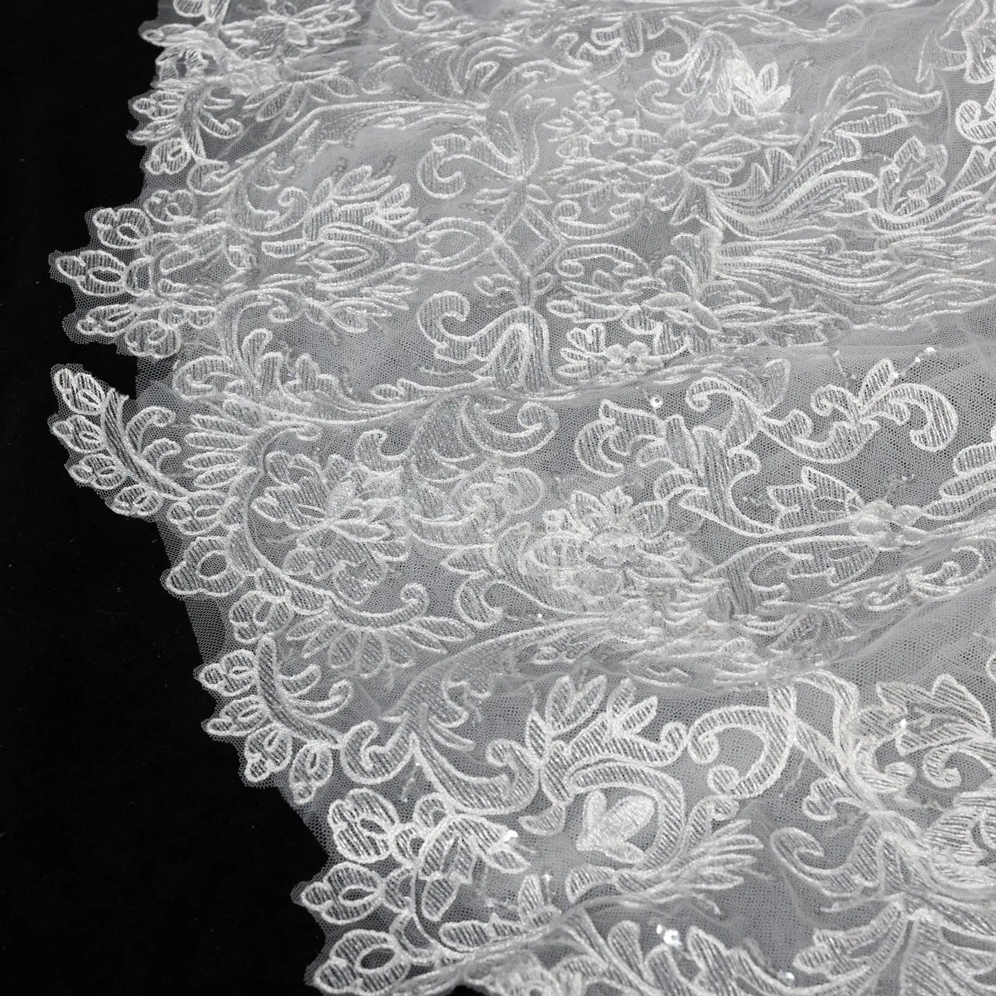 Off White Lace Stunning Feminine Mermaid Wedding Dress Train SW650