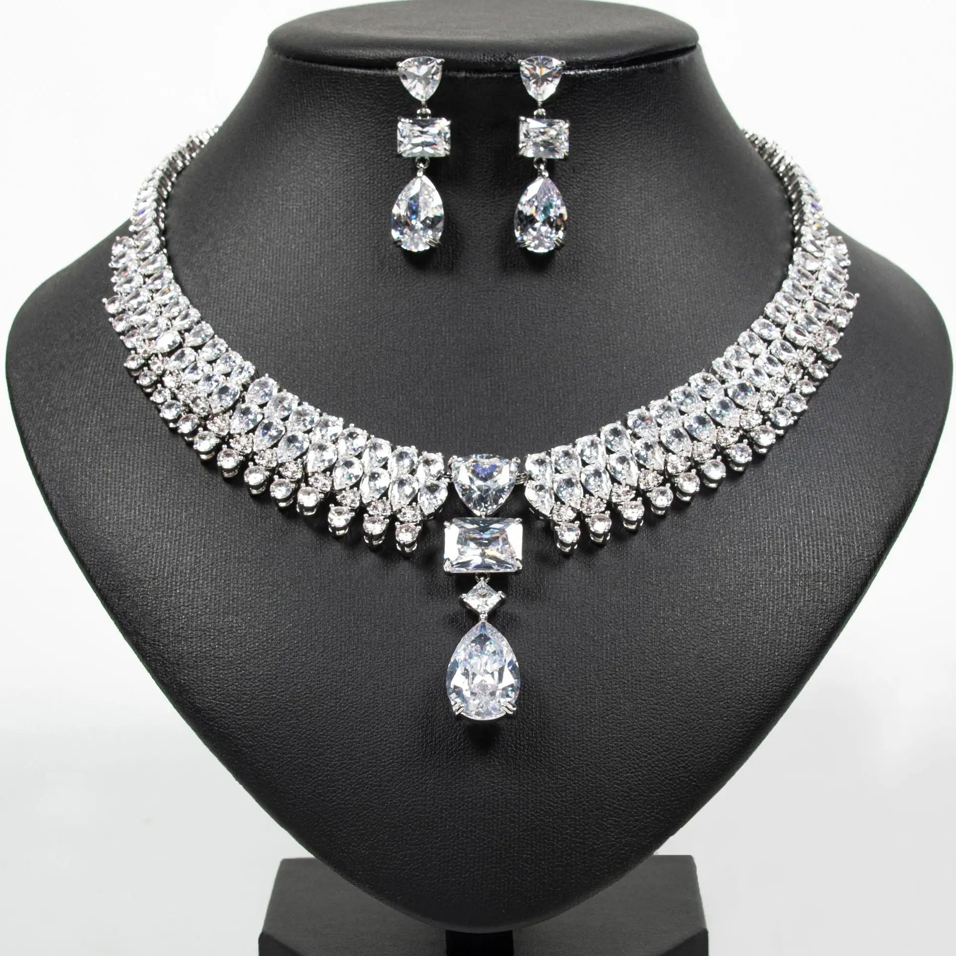 Luxury Zircon Teardrop Necklace and Earring Set JW039