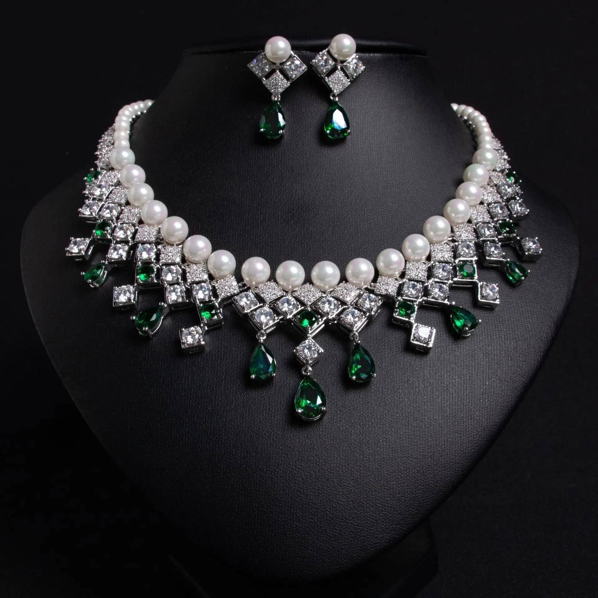 Luxury Teardrop Vintage Palace-style Zircon Jewelry Set JW043